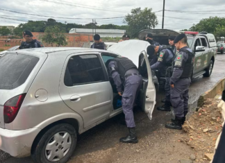 Quatro homens são presos com granada e arma dentro de carro na Zona Norte de Manaus
